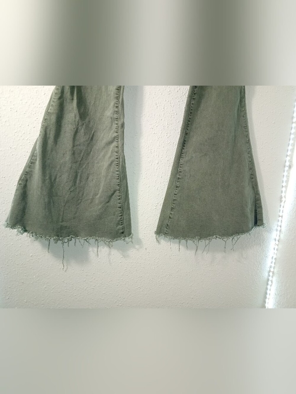 Medium Bulk Bundle Overalls, Bell Bottoms & Distressed Camo Shorts sz M - Picture 13 of 15